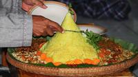 Ilustrasi tumpeng, cara bikin. (Image by Mufid Majnun from Pixabay)