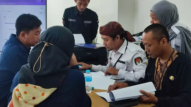 Pengurus Partai NasDem mendaftarkan bacaleg ke KPUD Kabupaten Bogor, Kamis (11/5/2023).