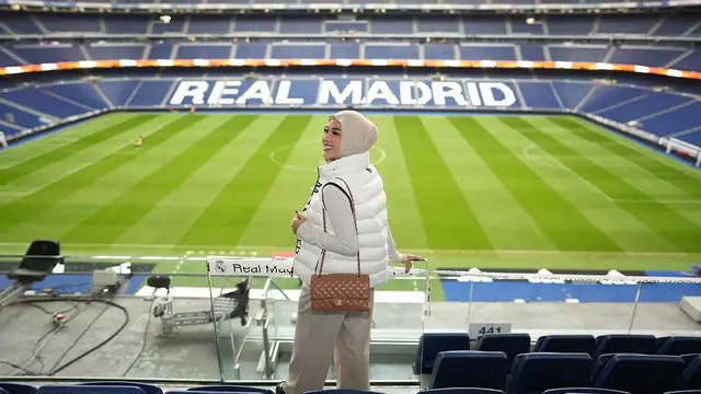 Gaya Serasi Aurel Hermansyah dan Atta Halilintar Anniversary ke-4 di Madrid, Tampil Bak Old Money Couple dengan Hitam Putih