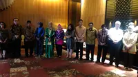 Ketua DPR Ade Komarudin halalbihalal dengan jajaran Badan Kerja Sama Antar-Parlemen (BKSAP) di Gedung Nusantara II Kompleks Gedung DPR/MPR/DPD, Senayan, Jakarta Pusat. (Liputan6.com/Devira Prastiwi)