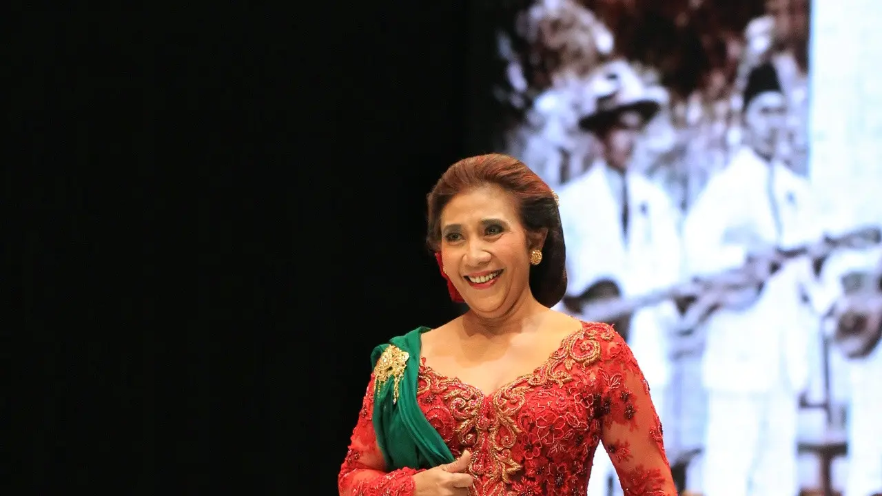 [Bintang] Susi Pudjiastuti (Menteri Kelautan)