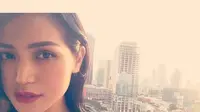 Jessica Iskandar Curhat Pengalamannya Saat Melahirkan