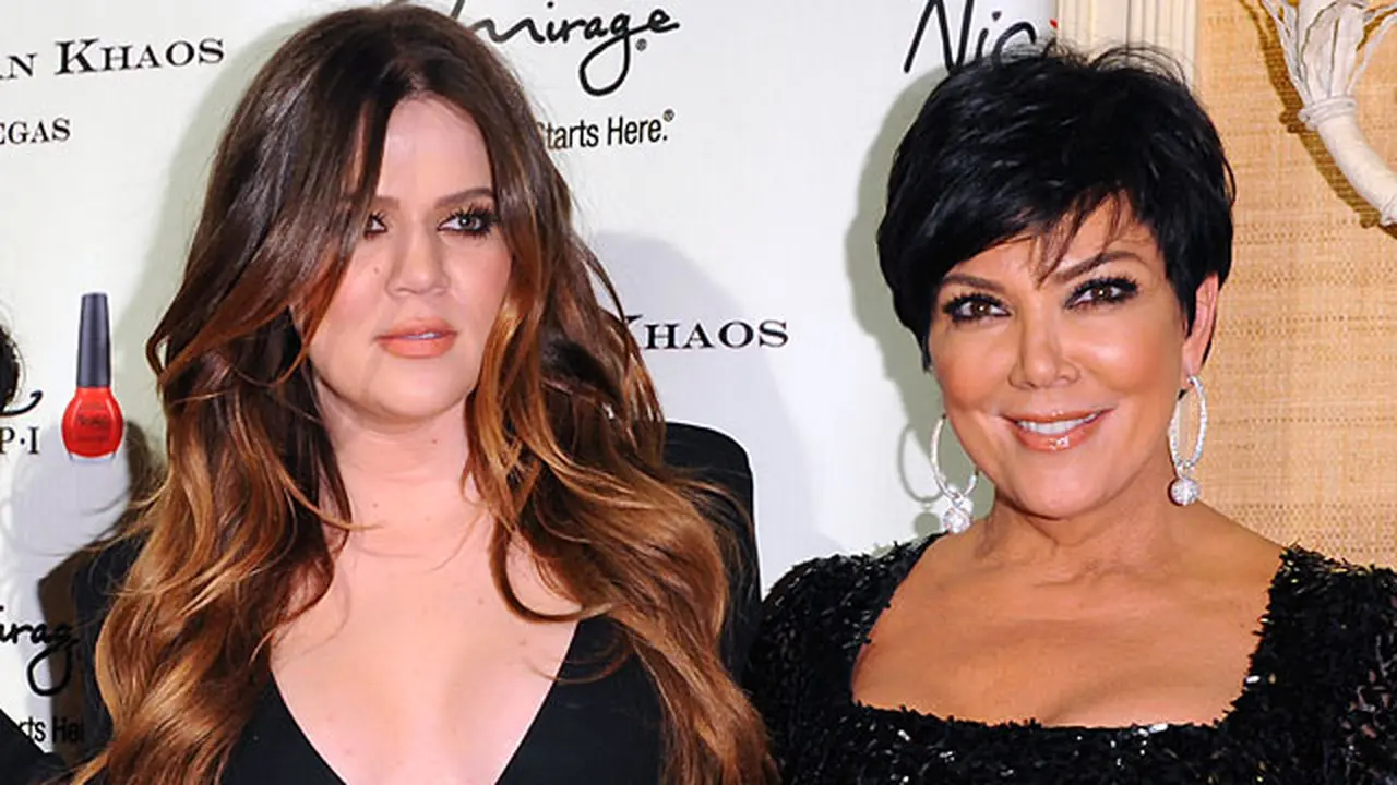 Khloe Kardashian Tak Lagi Anggap Kris Jenner Sebagai Ibunya
