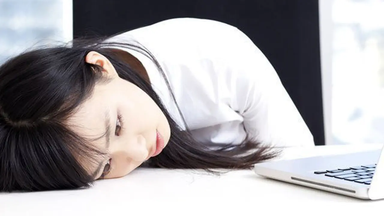 Kantuk sering menyerang saat bekerja/copyright: thinkstockphotos.com