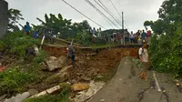 Banjir dan longsor terjadi di kawasan Lebak, Banten. (Liputan6.com/Yandhi Deslatama)