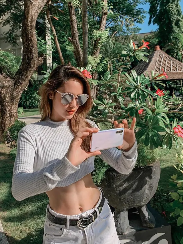 Cinta Laura