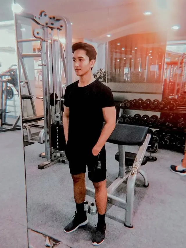 Ingat Goldi Idola Cilik? Ini 6 Potret Terbarunya Makin Macho Bikin Pangling