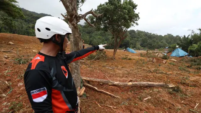 Longsor di Natuna: Pencarian Korban Longsor di Desa Pangkalan Terus Dilakukan