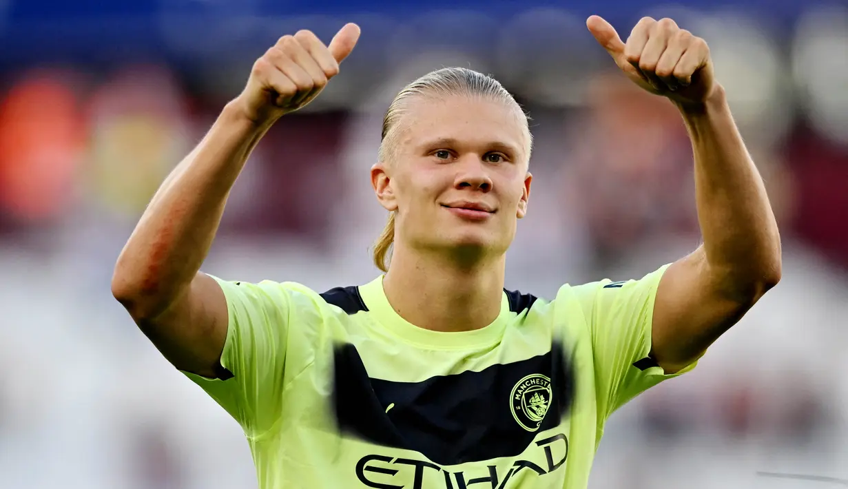 Sudah sejak lama Manchester United mengincar jasa Erling Haaland, bahkan ketika sang bomber masih bermain di Molde. Namun, beberapa peluang untuk transfer Haaland ke United selalu gagal terwujud. Sang pemain justru merapat ke kubu rival Setan Merah yakni Manchester City. (AFP/Justin Tallis)