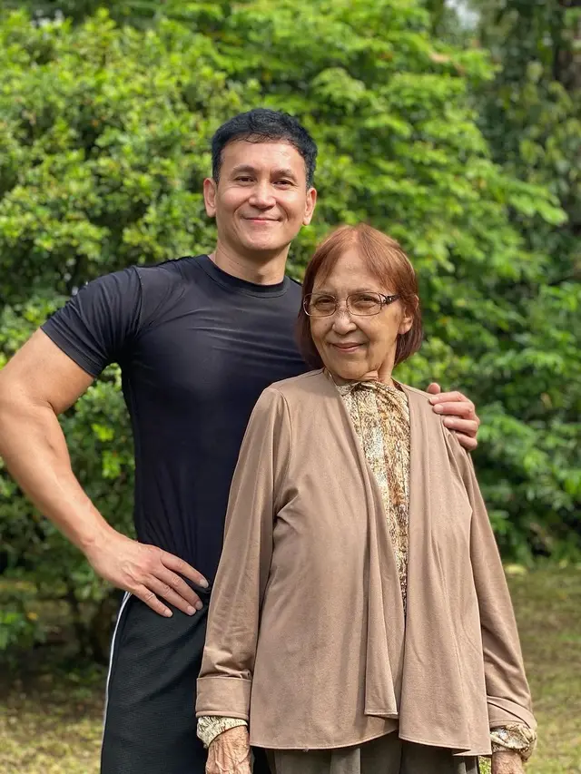 Potret Marcelino Lefrandt bersama ibunya (Sumber: Instagram/@marcelinolefrandt)
