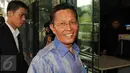 Panitera MK Kasianur Sidauruk saat tiba di Gedung KPK, Jakarta, Kamis (2/6/2015). Kasianur diperiksa sebagai saksi kasus suap sengketa pilkada Kabupaten Morotai di MK 2011 dengan tersangka RS (Rusli Sibua). (Liputan6.com/Helmi Afandi)