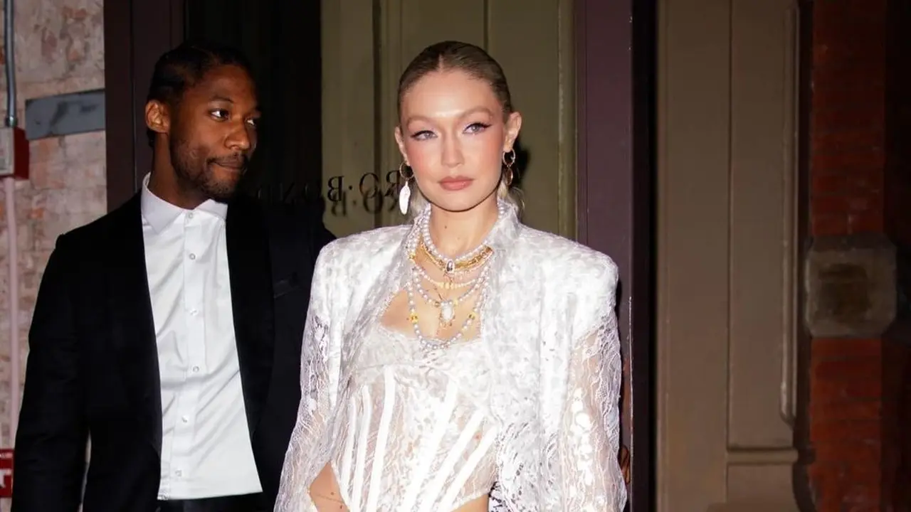 Parade Busana Supermodel di Ulang Tahun Gigi Hadid ke-27, Lebih Mirip Fashion Show Daripada Pesta