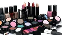 Dalam Hidupnya, Wanita Habiskan 1 Miliar untuk Make Up?