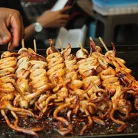 ilustrasi sate cumi/wawan cahyana/Shutterstock