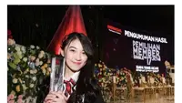 Di tahun 2017, Sahni berhasil menjadi posisi nomer satu dalam pemilihan single. Saat itu, ia tampil mengenakan baju kodel uniform warna hitam dengan dasi merahnya. @jkt48shani