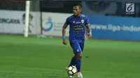  Bek Persib Bandung, Tony Sucipto (Liputan6.com/Helmi Fithriansyah)