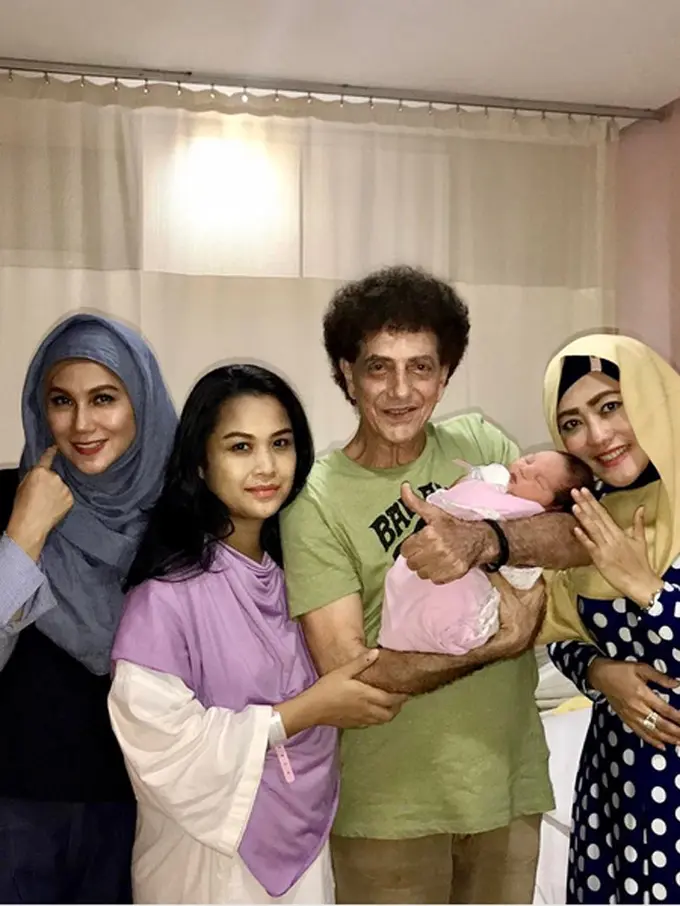 [Bintang] Ahmad Albar dan Dewi Sri Astuti