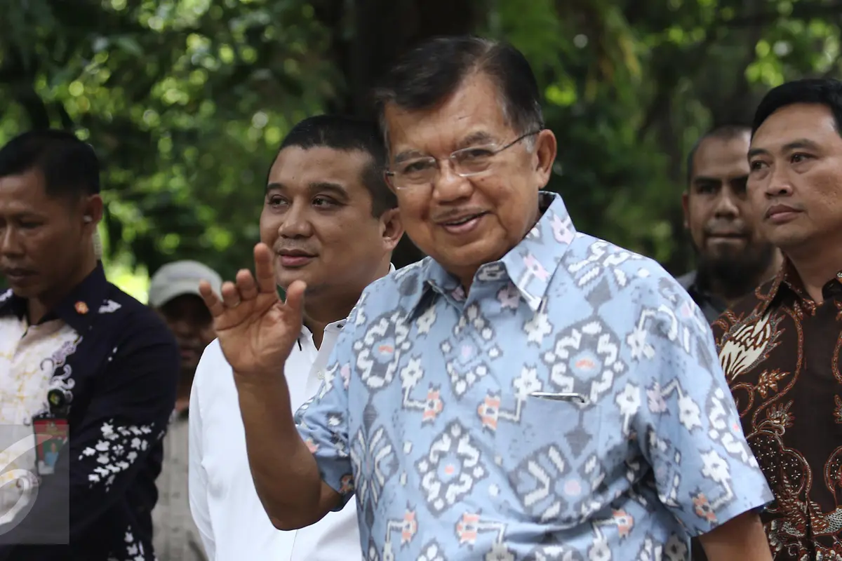 20170419-Wapres JK Nyoblos Pilkada Jakarta di TPS 03-Herman
