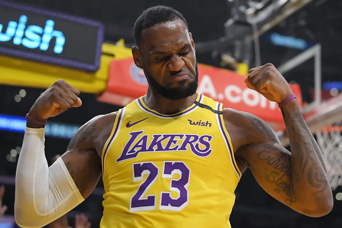 LA Lakers Bungkam New York Knicks