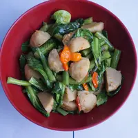 ilustrasi tumis kailan bakso/copyright by Nugraha Defri (Shutterstock)