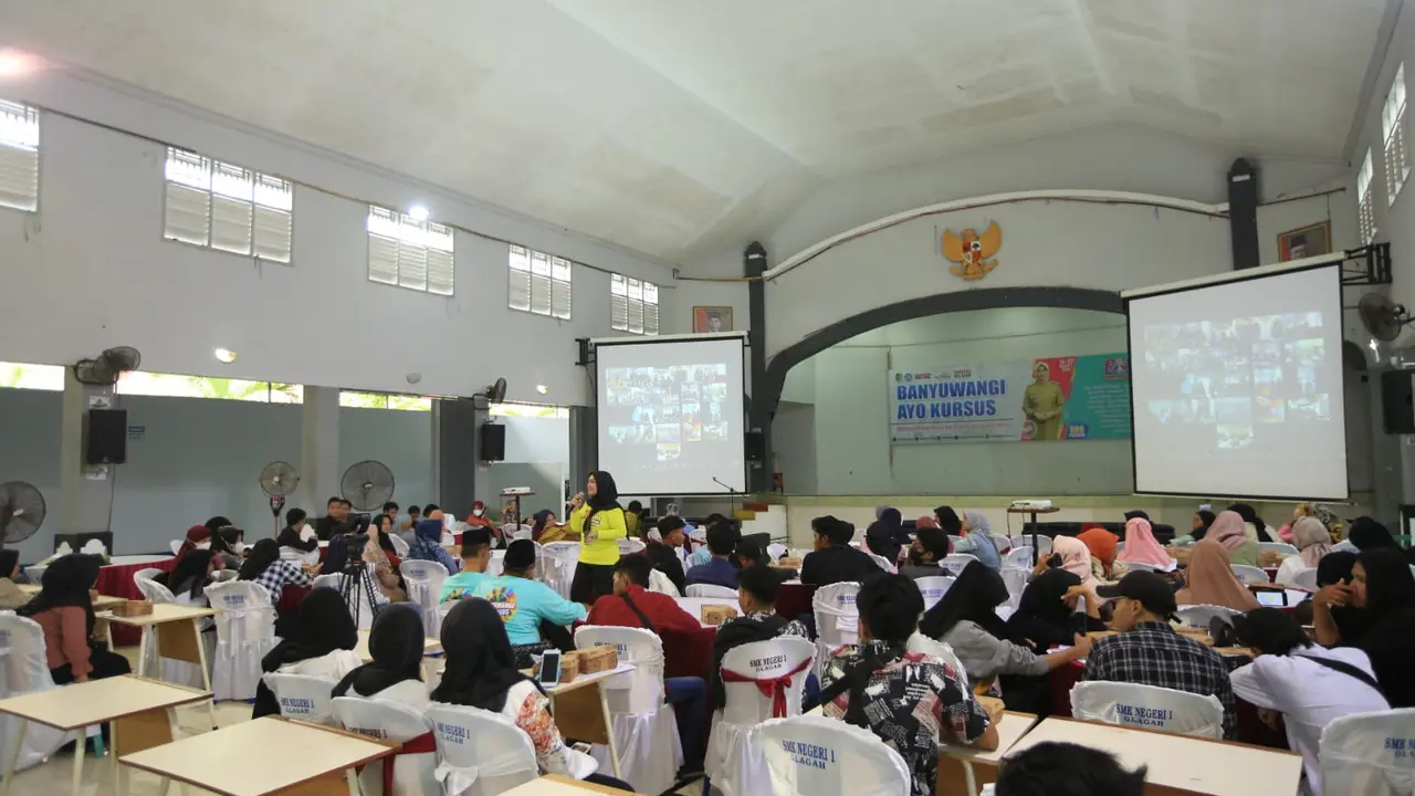 Lewat Banyuwangi Ayo Kursus, Ipuk Fasilitasi Ratusan Warga Ikuti Kursus Gratis Aneka Keterampilan