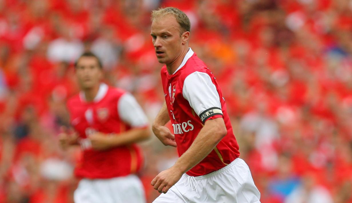 Dennis Bergkamp (94 assist) - Legenda Arsenal ini dikenal dengan kemampuannya dalam mencetak gol dan memberikan assist. Selama membela Arsenal, Bergkamp tercatat memberikan 94 assist bagi skuat The Gunners. (AFP/Odd Andersen)