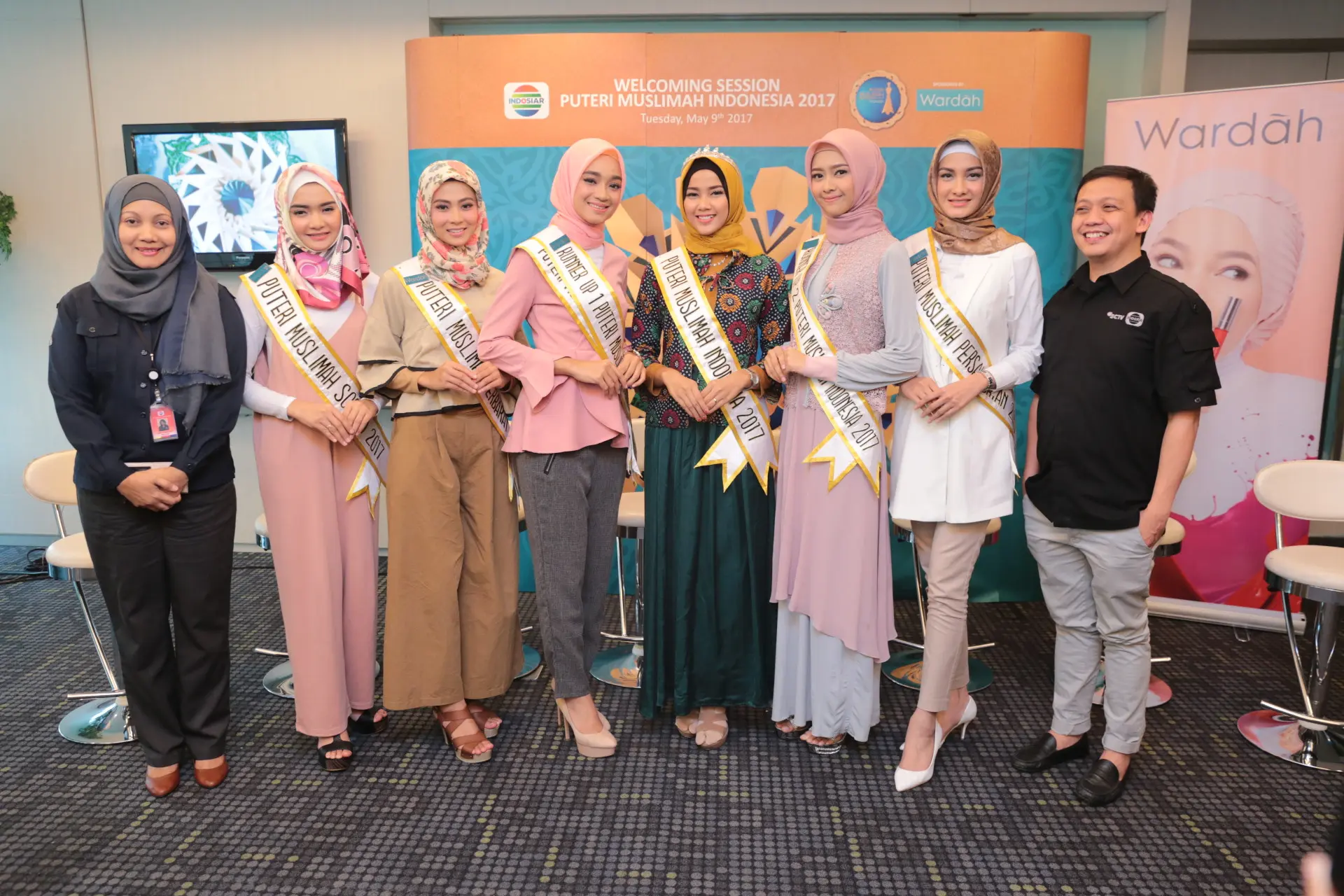 Puteri Muslimah Indonesia 2017 dalam acara welcoming session. (Adrian Putra/Bintang.com)