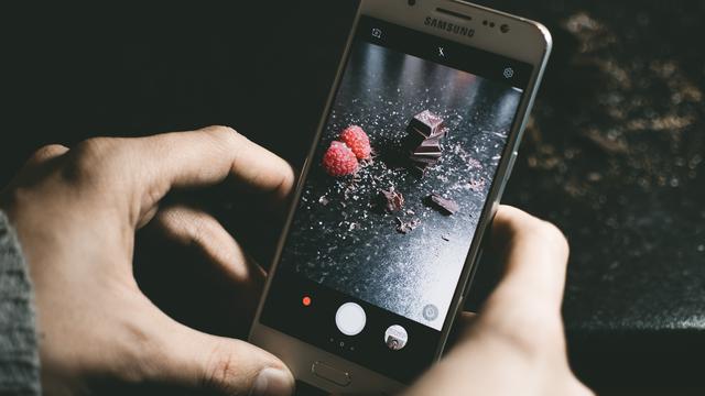 Bintangbola - Arti di Balik Kebiasaan Mengunggah Foto Makanan ke Media Sosial