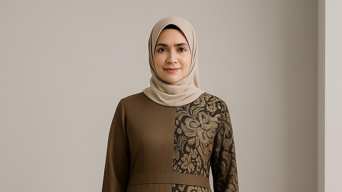 7 Model Gamis Batik Kombinasi untuk Wanita Usia 40-an,Tampil Elegan dan Kekinian