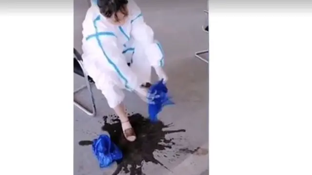 Viral Video keringat Tenaga Medis Bercucuran saat Lepas APD, Bikin Haru