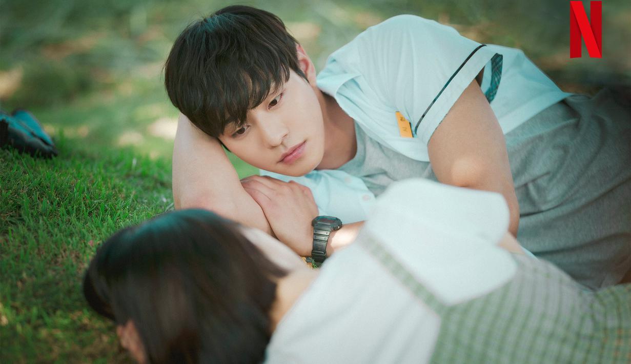 "Saya tertarik dengan banyak karakter yang ditampilkan karena adanya perbedaan waktu," kata Ahn Hyo Seop dikutip dari situs Soompi. (Foto: Instagram/ netflixkr)