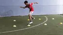 Jelang keberangkatannya ke MU, Ibrahim Zikri terus melatih mental dan fisiknya agar semakin berkembang. (Bola.com/Vitalis Yogi Trisna)