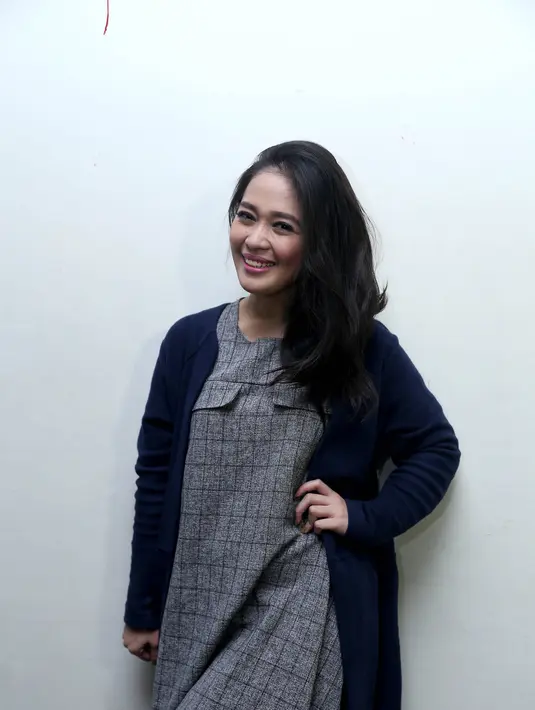 "Sebenarnya kita butuh plastik untuk bawa sesuatu, tapi karena baca dan tau tidak memaki plastik salah satu cara untuk go green." ujar istri David Noah ini. (Foto: Andy Masela/Bintang.com)