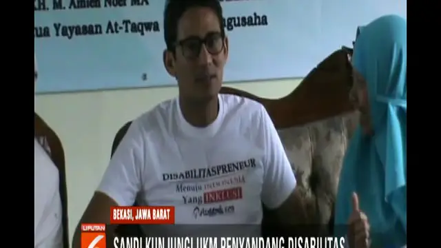 Sandi mengaku bangga atas kemampuan dan kemauan penyandang disabilitas yang mampu menghidupi dirinya dengan berkarya.