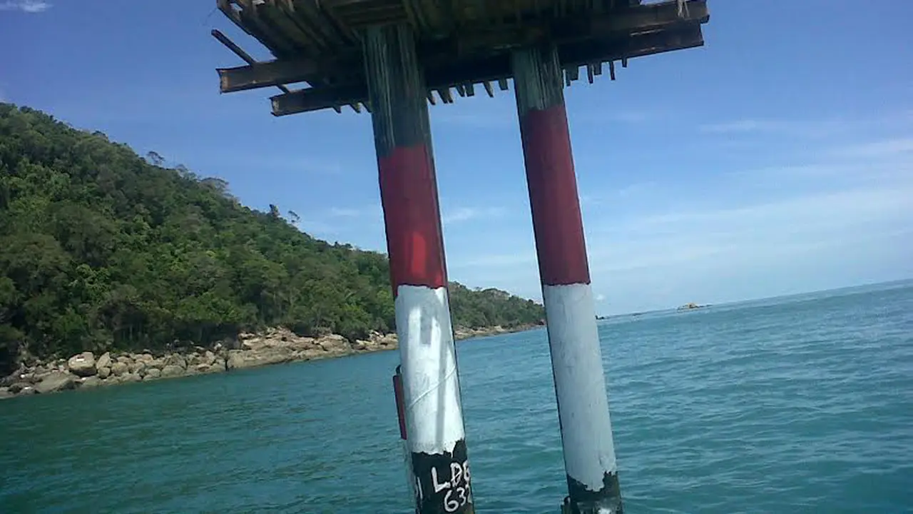 Tiang Pancang Malaysia di Wilayah RI Dicat Merah Putih