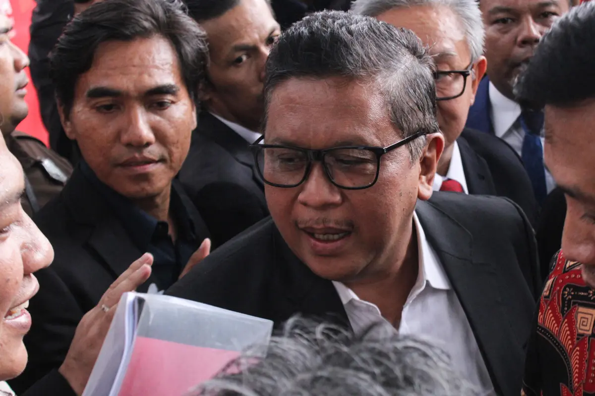 Diperiksa 3,5 Jam Sebagai Tersangka, Hasto Kristiyanto Tidak Ditahan KPK
