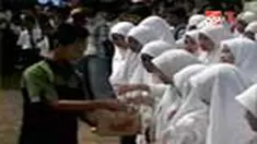Pelajar dan staf pengajar di Ciamis, Jabar, menggalang dana sebagai bentuk solidaritas terhadap Palestina.