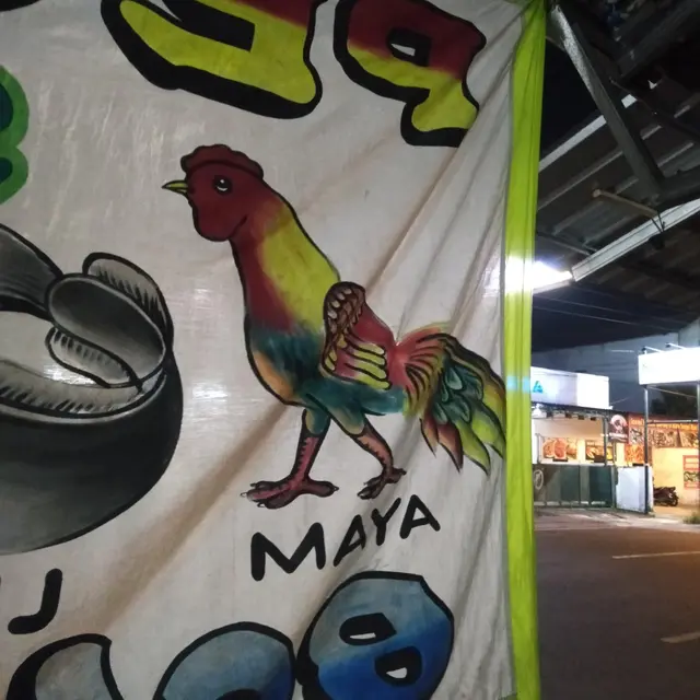 6 Gambar Nyeleneh di Spanduk Jualan Makanan Ini Bikin Pembeli Tepuk Jidat