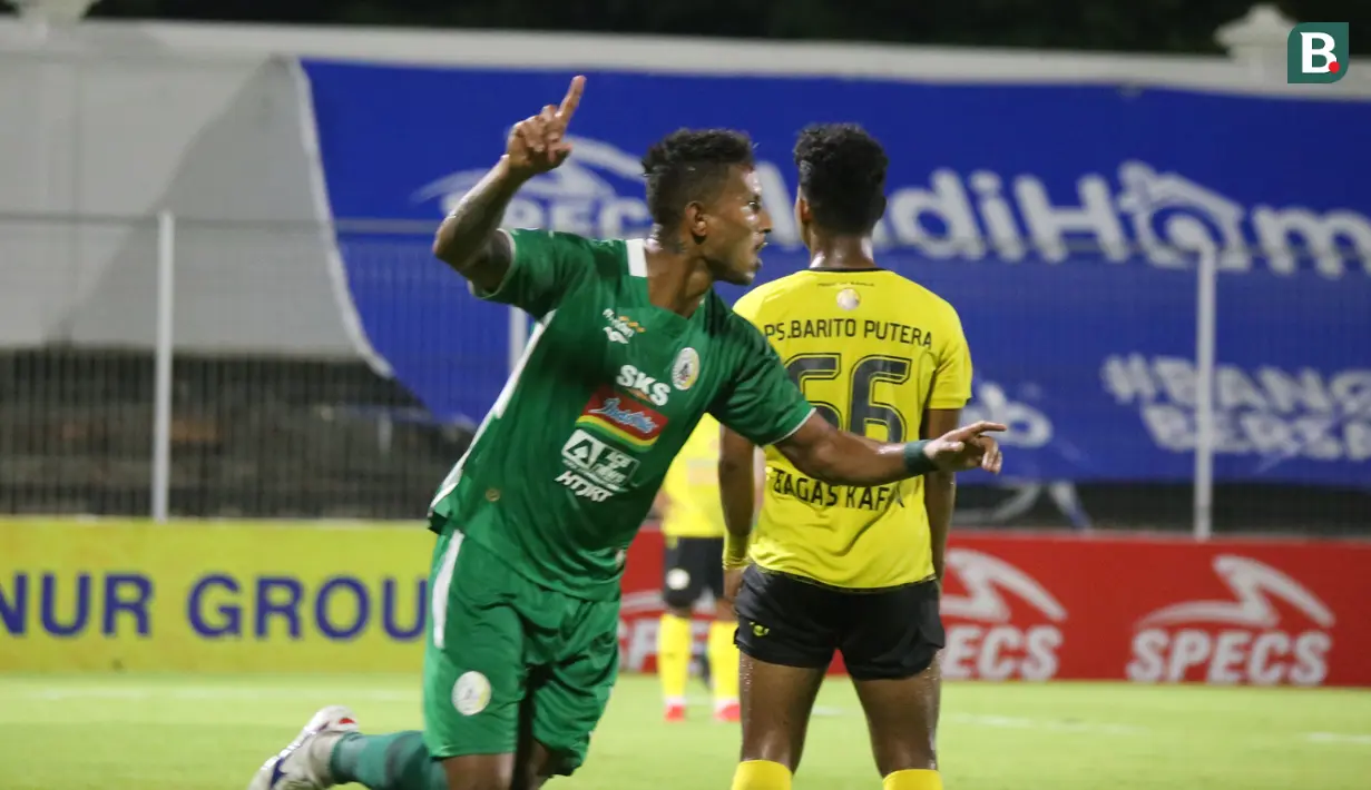 Gol kemenangan yang dicetak Wander Luiz terjadi di menit ke-58 lewat tandukan kepala usai menerima umpan Ocvian Chanigio. (Bola.com/Maheswara Putra)