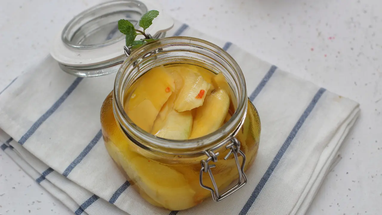 manisan mangga muda