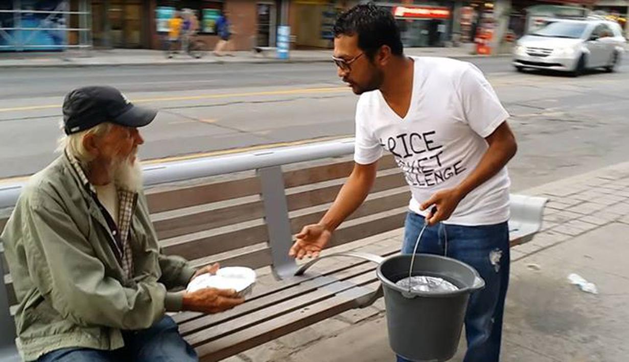 Rice Bucket Challenge Sumbang Beras Untuk Yang Membutuhkan Photo