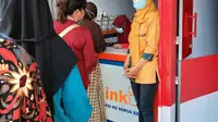 Mahmudah sukses memperluas warungnya berkat menjadi Agen BRILink di Jl Malangdirana, Segaralangu Cipari, Yogyakarta.