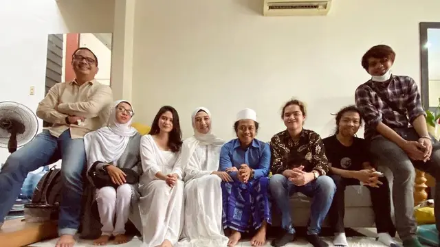 6 Potret Kebersamaan Dul Jaelani Bersama Keluarga Tissa Biani