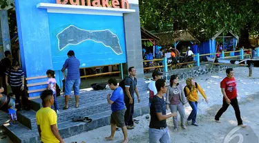 Bunaken adalah sebuah pulau seluas 8,08 km² di Teluk Manado, yang terletak di utara pulau Sulawesi, Indonesia (7/9/2014) (Liputan6.com/Faisal R Syam)