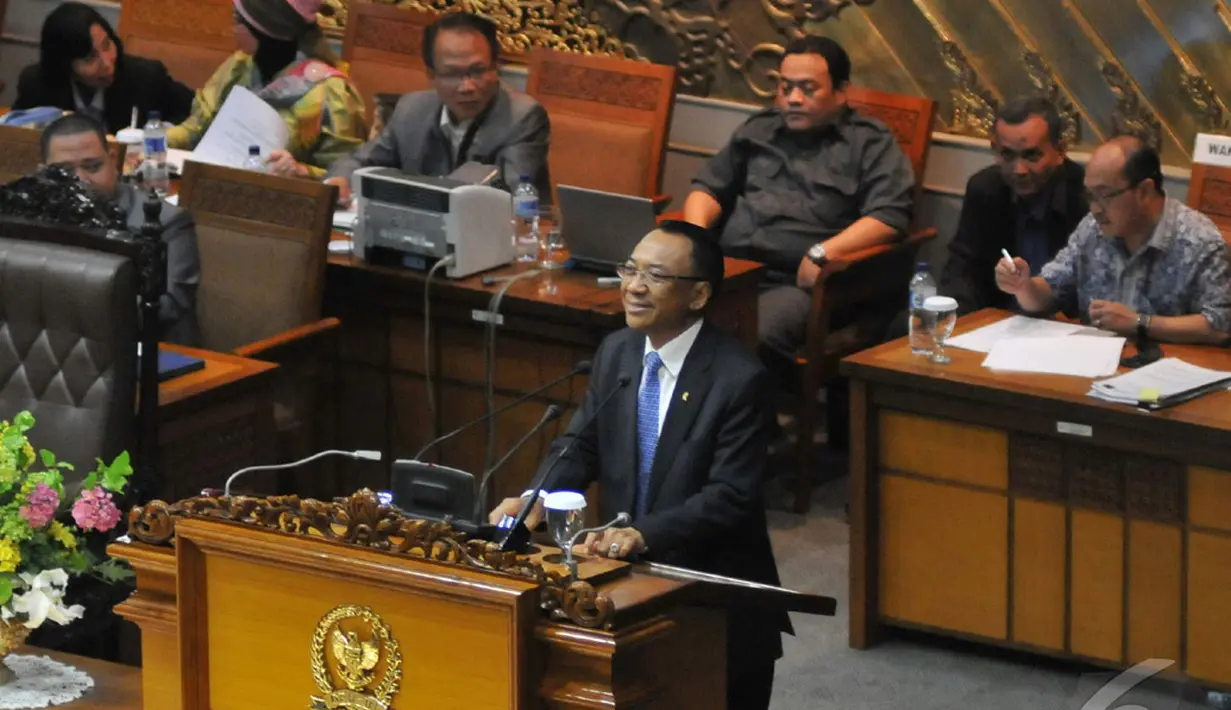 Jero Wacik menolak tentang issu yang berkembang yang mengatakan BBM langka, Jakarta, Selasa (26/8/2014) (Liputan6.com/Johan Tallo)