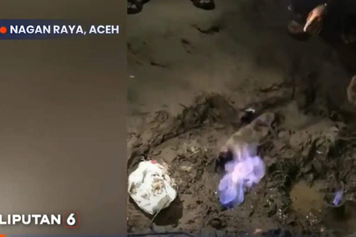 Gelembung gas bermunculan usai banjir di Aceh surut