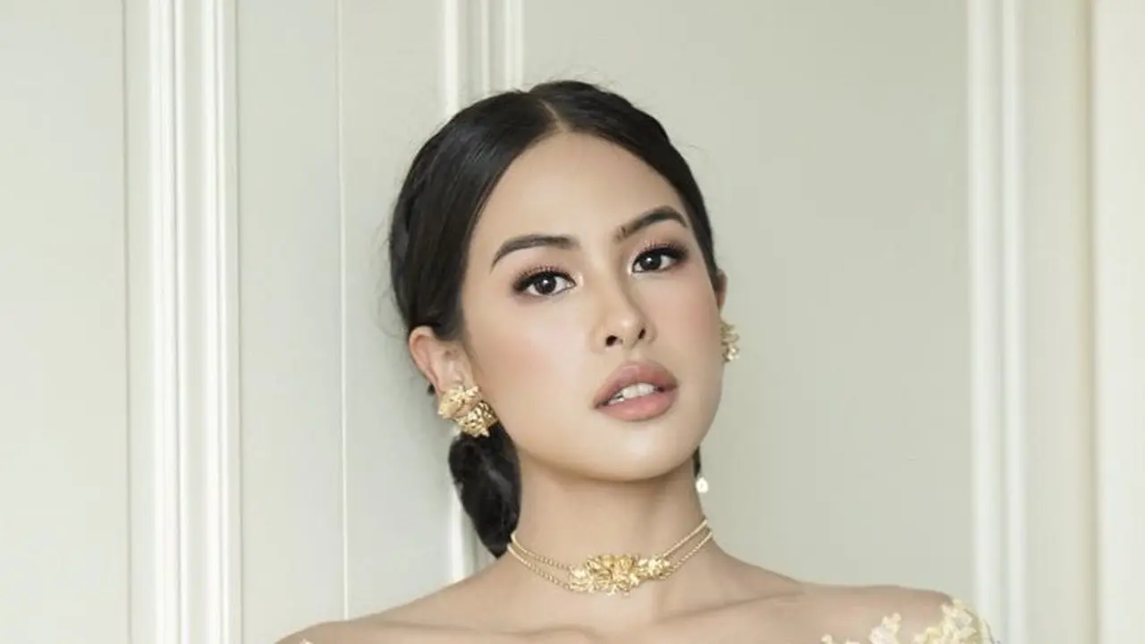 Tampilan Maudy Ayunda di Pernikahan Sang Adik