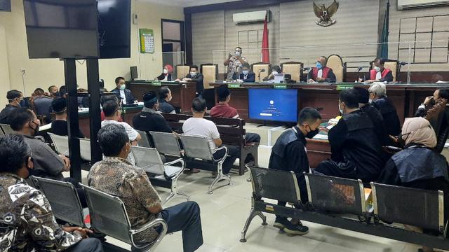 Sidang kasus korupsi Bupati Nganjuk Novi Rahmat Hidayat di Pengadilan Tipikor Surabaya, Senin (18/10/2021). (Dian Kurniawan/Liputan6.com)