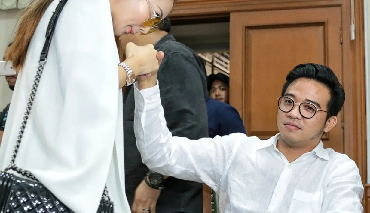 Roby Geisha dan Cinta Ratu Nansya