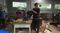 Zhang Kai dan anjing-anjingnya (Sumber: odditycentral)